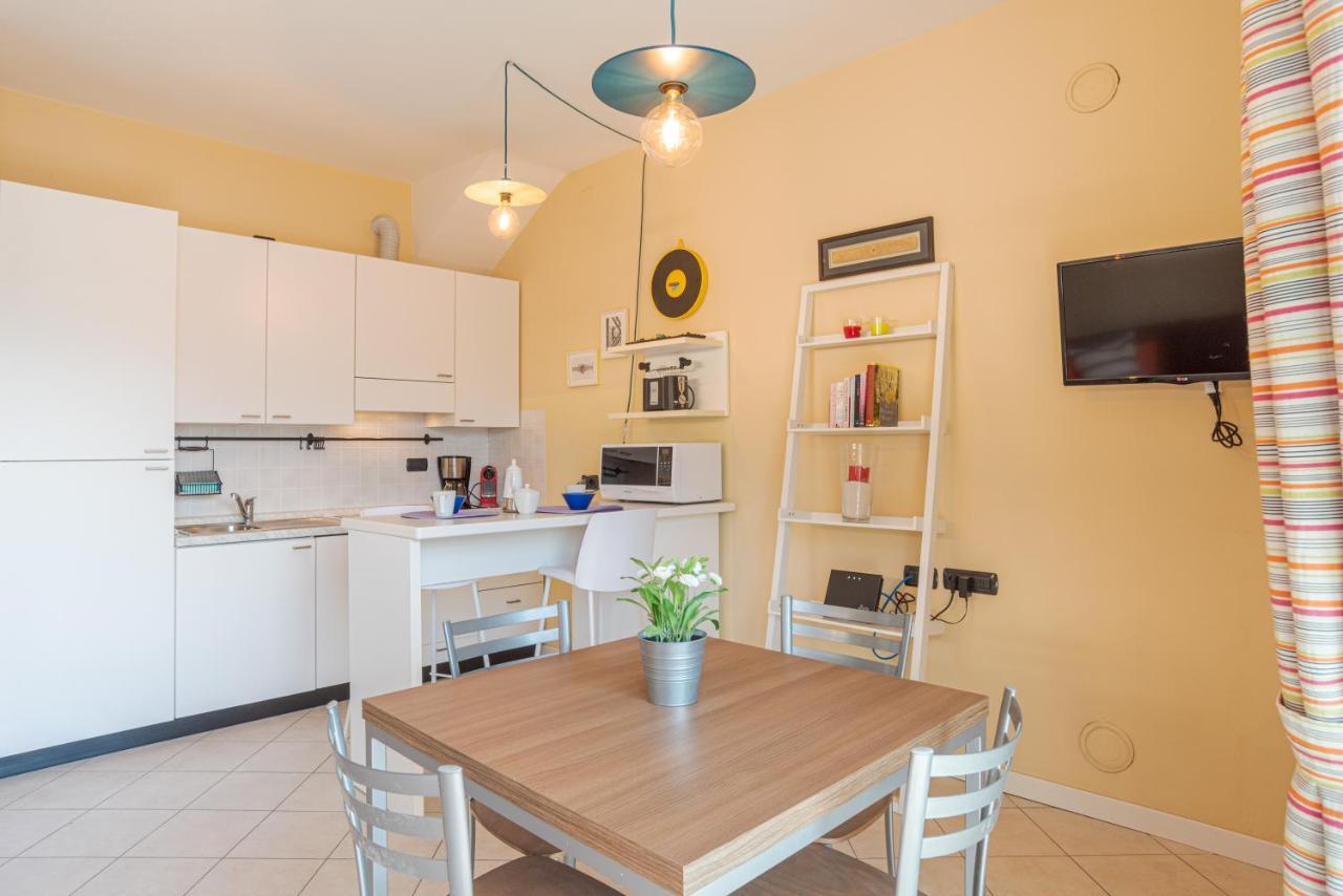 Lake Como Apartment With Balcony And Private Parking Ossuccio Bagian luar foto